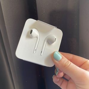 Apple Wire Headphones